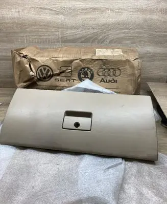 Volkswagen Jetta IV Glove box lid/cover 1J1857121A4TE