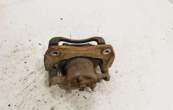 Toyota Auris E180 Front brake caliper