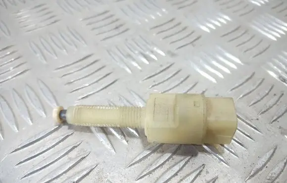 Volkswagen PASSAT B5.5 Brake pedal sensor switch 4A0945515A