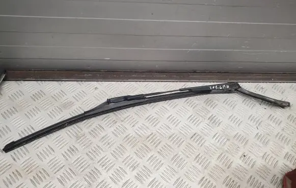 Mercedes-Benz E C207 W207 Front wiper blade arm A2078200844