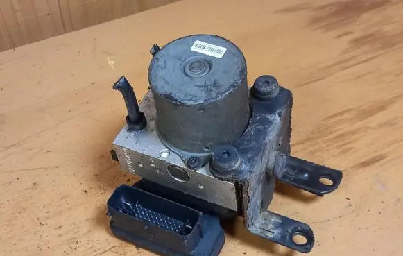 Hyundai ix35 ABS Pump 589202Y940