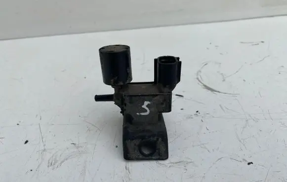 Vacuum valve
