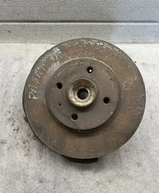 Volkswagen PASSAT B4 Front wheel hub