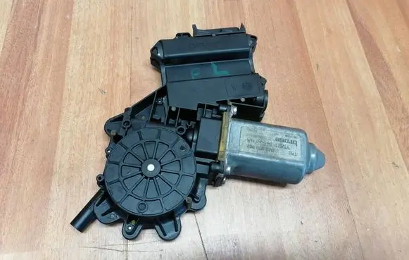 Volkswagen Sharan Front door window regulator motor 7M3959802 YM2114533AA