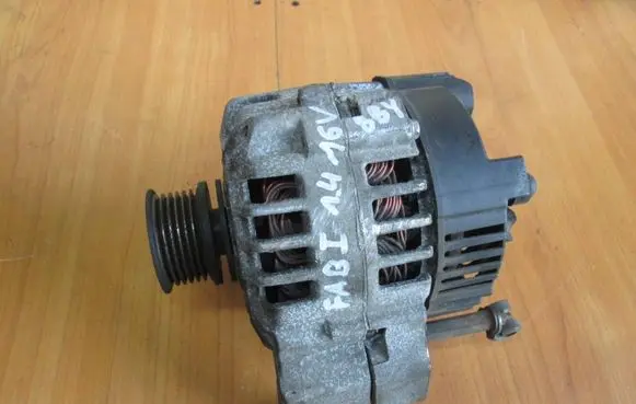 Skoda Fabia Mk1 (6Y) Generator/alternator 037903025N 304001787 2542279D
