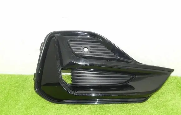Ford Focus Front bumper lower grill NX7B-15A298-S