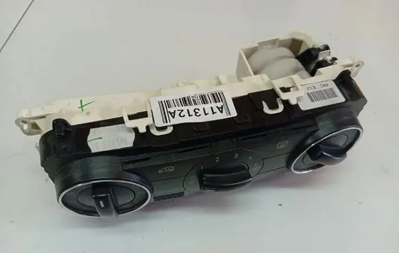 Mercedes-Benz A W169 Climate control unit A1698301485