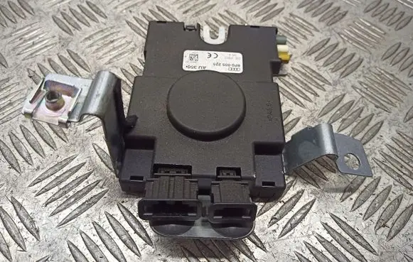 Audi A3 S3 8P Sound amplifier 8P0035225