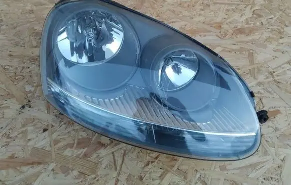 Volkswagen Golf V Headlights/headlamps set 