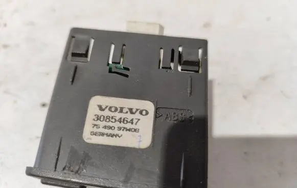 Volvo S40, V40 On-board computer control switch 30854647