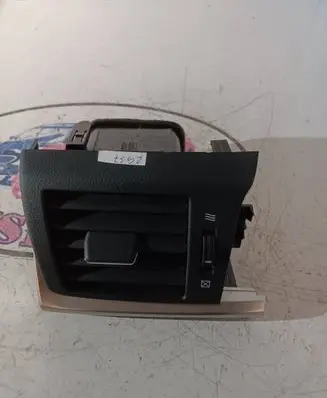 Lexus CT 200H Dashboard side air vent grill/cover trim 5565076010
