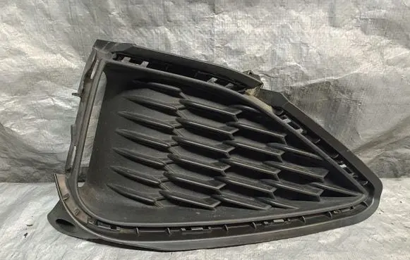 Hyundai i30 Front bumper lower grill 86563-S0500