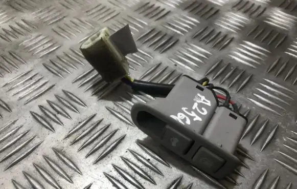 Tailgate opening switch