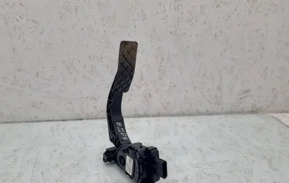 Audi A6 S6 C6 4F Accelerator throttle pedal 8K1723523