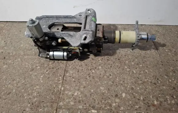 BMW 7 E65 E66 Steering wheel axle 9185002 6908961 6908962