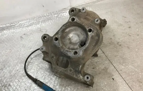 BMW 5 E60 E61 Front wheel hub 6760954 31216760954