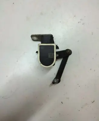 Headlight/headlamp level sensor
