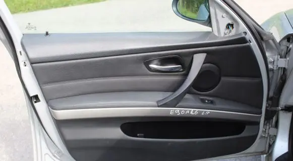 BMW 3 E90 E91 Front door card panel trim