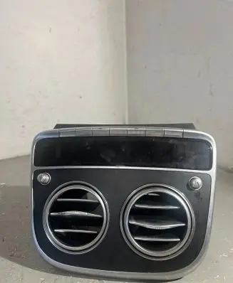 Rear air vent grill