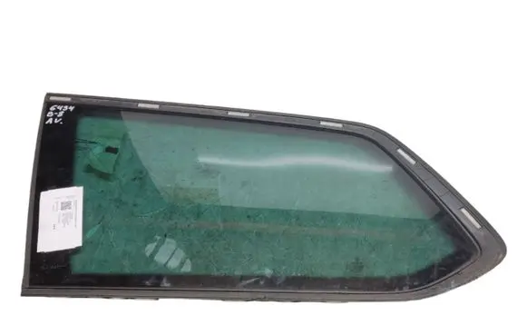 Volkswagen PASSAT B8 Rear side window 3G9845297BT