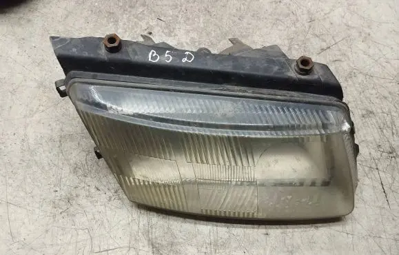 Volkswagen PASSAT B5 Headlight/headlamp 14742600