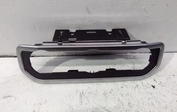 Land Rover Discovery 4 - LR4 Radio/GPS head unit trim AH22045N56B