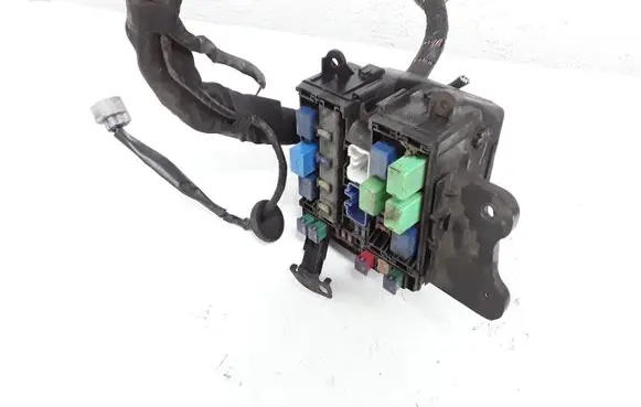 Suzuki Grand Vitara II Fuse module 5684
