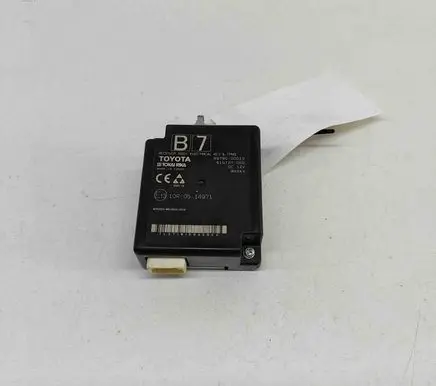 Toyota Yaris Cross Door central lock control unit/module 61G127000 897800D010