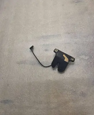 Audi A8 S8 D2 4D Tailgate/trunk/boot lock/catch/latch 4A5827505H