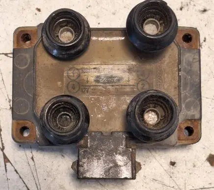 Ford Escort High voltage ignition coil 938F12024CA