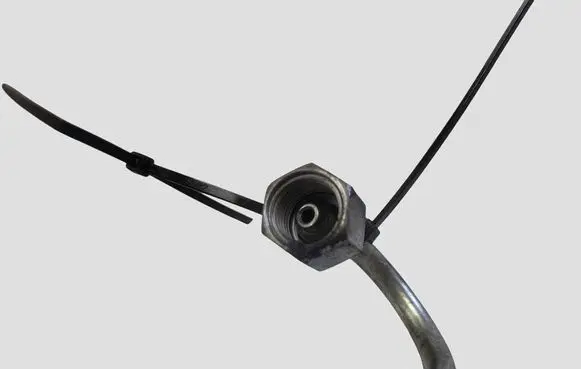 Jaguar XE Fuel injector supply line/pipe
