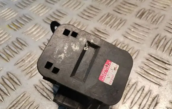 Lexus SC 300 - 400 Air quality sensor 8889830010