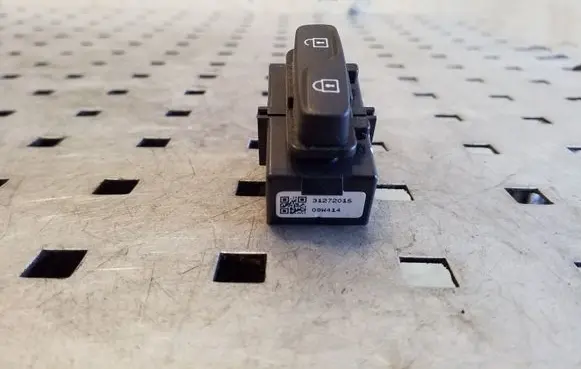 Volvo XC60 Central locking switch button 31272015