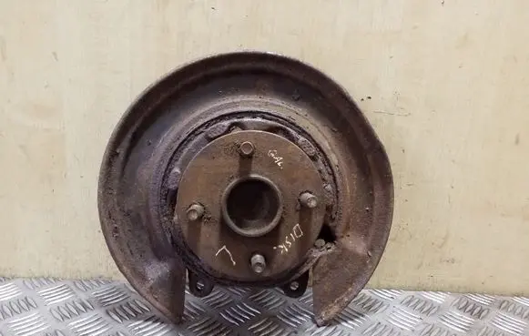 Rear wheel hub spindle/knuckle