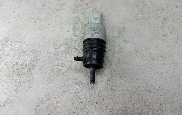 BMW 5 E60 E61 Windscreen/windshield washer pump 3148700001