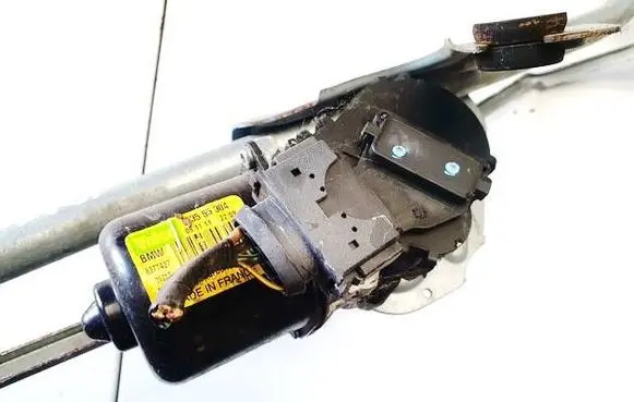 Mini One - Cooper Coupe R56 Wiper motor 53555304 8377427