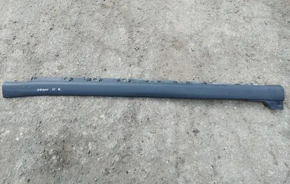 Toyota Urban Cruiser (XP110) Sill