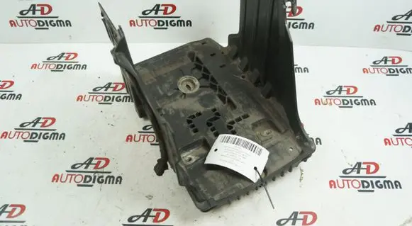 Battery tray