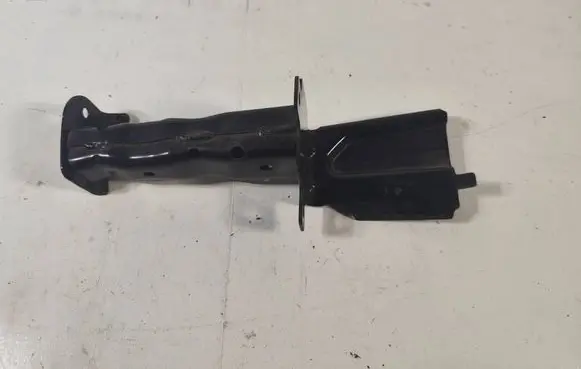 Renault Talisman Front bumper mounting bracket 622110452R