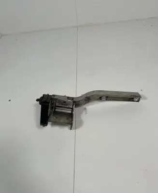 BMW 5 F10 F11 Bottom radiator support slam panel 7186514