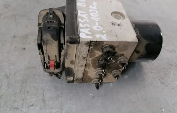Volkswagen PASSAT B6 ABS Pump 3C0614095P