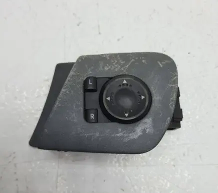 Skoda Octavia Mk1 (1U) Wing mirror switch 1U1959565C