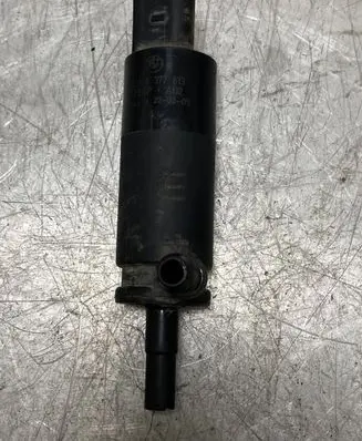 BMW 5 E60 E61 Headlight washer pump 8377613