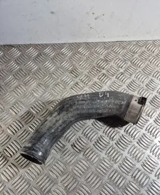 Volvo V40 Air intake hose/pipe 31370955