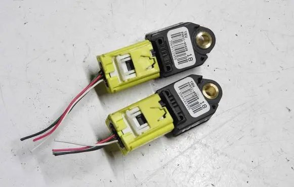 Toyota Verso Airbag deployment crash/impact sensor 89831-05020 3569112455