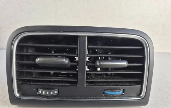 Audi Q5 SQ5 Rear air vent grill 8K0819203D