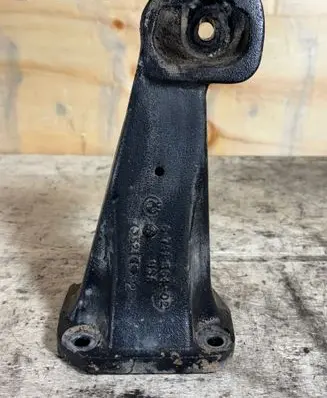 BMW X5 E53 Engine mounting bracket 6761564 22116761564
