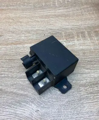 Mercedes-Benz E W211 Glow plug pre-heat relay A0025423819