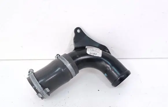 Ford Mondeo MK V Intercooler hose/pipe AV616C750AE