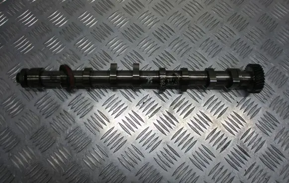 Opel Astra H Camshaft 